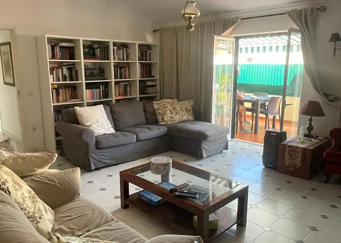Penthouse -8 Beds- Near Lisbon Appartamento